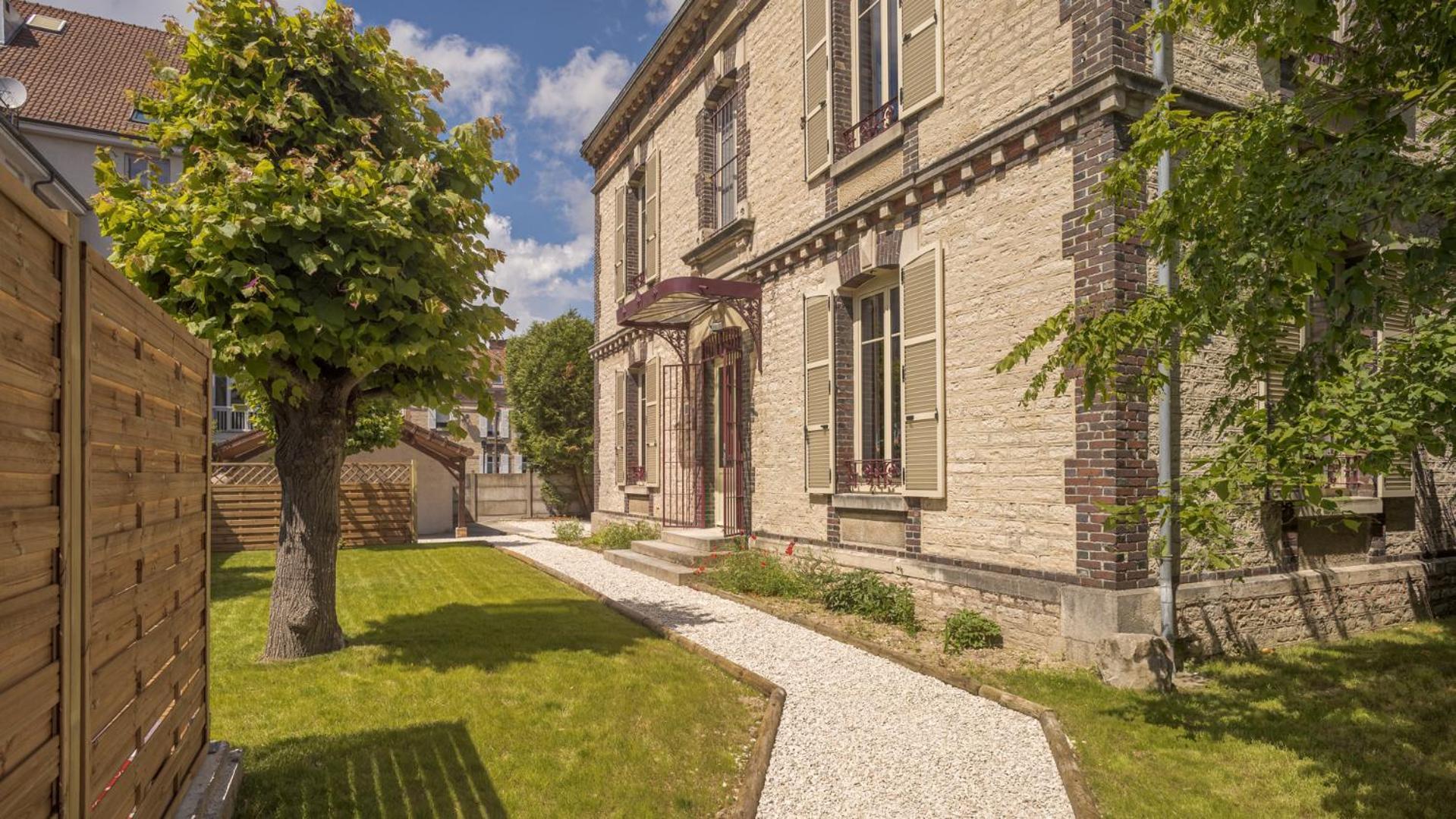 Bonappart 13 - Charme Napoleonien & Confort Troyes Exterior photo